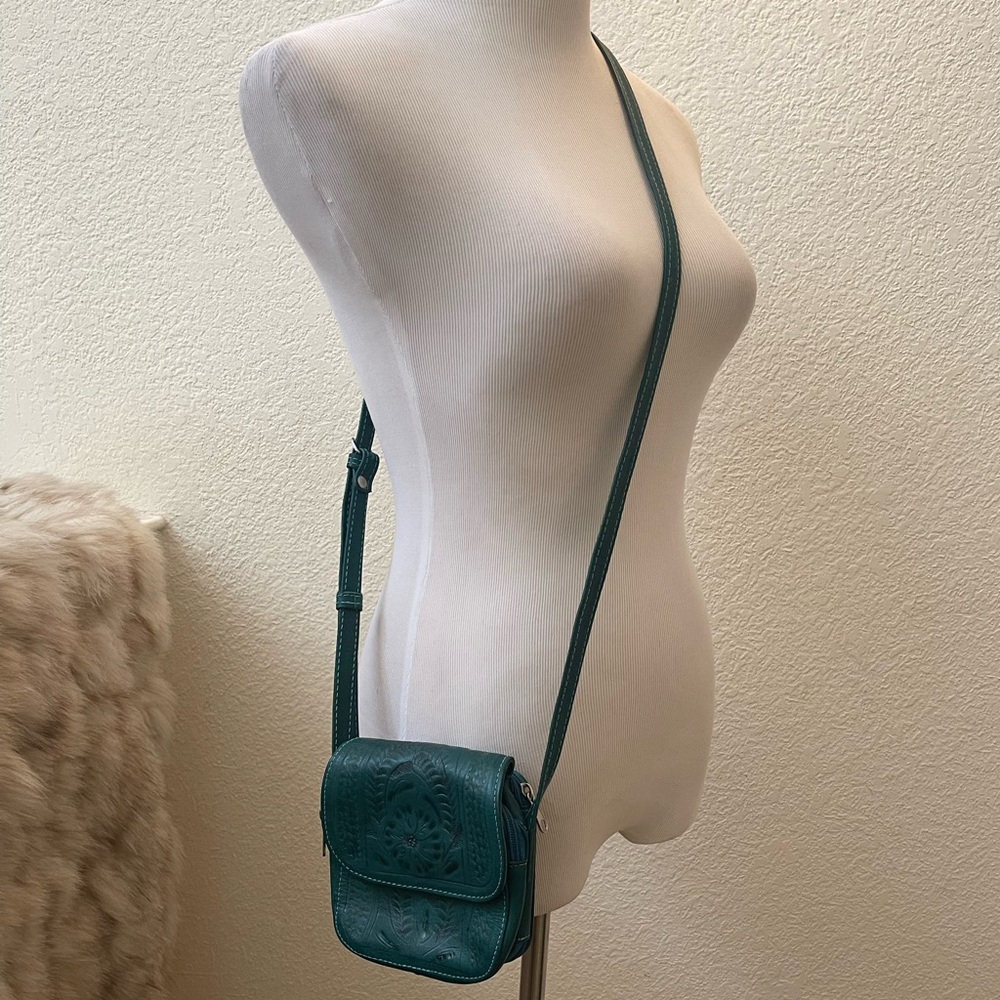 Vintage Teal Embossed Leather Crossbody Purse w/Adjustable Shoulder Strap - Picture 2 of 9